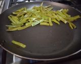 Foto del paso 1 de la receta: Caldillo de huevo con nopalitos