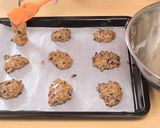 Foto langkah ke 7 dari resep Chewy Chocolate Chip Cookies.