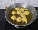 A picture of step 4 of Spongy Dal Vada.
