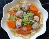รูปขั้นตอนการทำที่ 2 ของ "ซุปมักกะโรนีหมูสับ" Minced Pork Macaroni Soup🥣🥕🧅