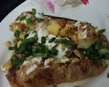 A picture of step 4 of Baked jacket potato no oven.
