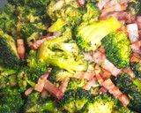 Foto del paso 7 de la receta: Brócoli con Panceta, Salsa de Soja, Yakiniku y Mantequilla al Wok