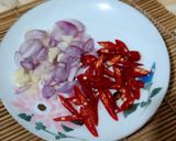 Foto langkah ke 3 dari resep Tumis Daun Singkong Pepaya Teri.