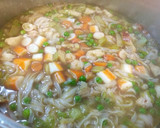 Foto del paso 5 de la receta: Sopa de pescado con Tallarines de arroz