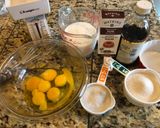A picture of step 1 of Flan Jelly Cake.