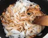 Foto langkah ke 2 dari resep Kwetiau Goreng Penang.
