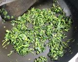 A picture of step 1 of Methi Paneer.