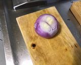 Une image de l'étape 2 de Duo de pommes de terre à la crème de truffe, ail et oignon.