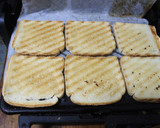 Foto del paso 1 de la receta: Triángulos de salmón con banderillas