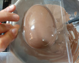 Foto del paso 3 de la receta: Huevos de Pascua rellenos versión "Chocotorta"