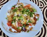 A picture of step 3 of Samosa chat.