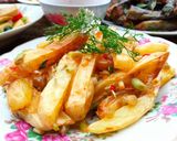 Hình bước làm 1 của món Khoai tây xào sả ớt