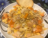 Foto del paso 8 de la receta: Revuelto de gulas y bocas de mar (surimi)