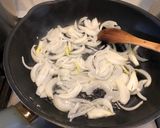 Foto del paso 1 de la receta: Champiñones con cebolla