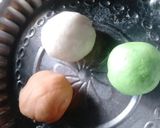 A picture of step 4 of Tricolour ukdiche modak.