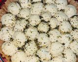 صورة لخطوة 3 من وصفة خليه نحل 🐝 المالحه مع جبنة وزيت وزعتر والمرتديلا