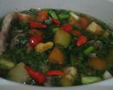 Foto langkah ke 4 dari resep Sop Ayam Kampung Pakai Slow Cooker, Gurih Nikmat dan Sehat.
