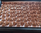 Foto del paso 4 de la receta: Galletas de algarroba y frutos secos