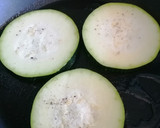 Foto del paso 5 de la receta: Pastel de calabacín y queso