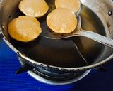 A picture of step 3 of Aata panipuri.