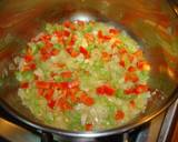 A picture of step 3 of Leek and clam corn chowder.