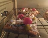 A picture of step 3 of Pizza toast.