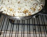 Foto langkah ke 4 dari resep Mi Panggang Mozzarella.