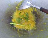 Foto langkah ke 3 dari resep Ayam Goreng Telur.