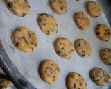Foto del paso 4 de la receta: Galletitas con chispitas de chocolate