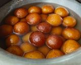 A picture of step 3 of Mava Gulab jamun.
