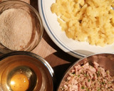 Foto del paso 1 de la receta: Tortitas de atún y patata, tan suaves que se deshacen en tu boca