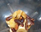 A picture of step 1 of Healthy Banana Oats Dates Smoothie.