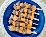 Foto del paso 5 de la receta: Brochetas de carrillada y boniato
