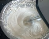 Foto langkah ke 4 dari resep Mini Bolu Red Velvet.