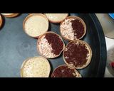Foto langkah ke 5 dari resep Martabak Manis Mini nyarang empuk kenyal.