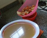 Foto del paso 1 de la receta: Caldo de cogotes de pollo