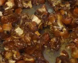 A picture of step 3 of Peanut and dates laddu.