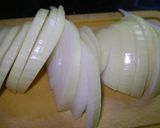 Foto del paso 6 de la receta: Papa al curry, cebollas caramelizadas con merluza al pimentón ahumado