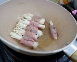 Foto langkah ke 3 dari resep Beef enoki roll favorite anak.