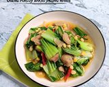 Foto langkah ke 5 dari resep Oseng pokcoy bakso jagung manis.