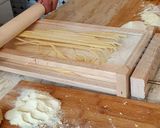 Foto del passaggio 2 della ricetta Spaghetti alla chitarra con pomodorini e basilico