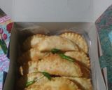 Foto langkah ke 6 dari resep Pastel / Karipap isi mie.