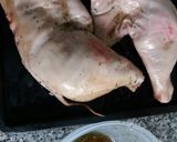 Foto del paso 1 de la receta: Pierna de lechoncito al coñac con guarnición crujiente