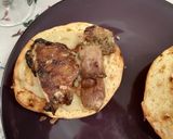 Foto del passaggio 12 della ricetta Hamburger al tartufo, funghi porcini, brie e salsa all'aglio