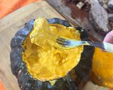 Foto del paso 3 de la receta: Fondue de queso en zapallo cabutia a las brazas