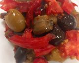 Foto del paso 2 de la receta: Ensalada de Berenjena, Morrón Asado, Aceitunas y Queso
