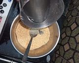 A picture of step 3 of Sabudana masala oats.