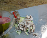 Foto del paso 2 de la receta: Calabacín y boletus al papillote