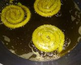 बेसन मटर की चकली (Besan Matar ki Chakli recipe in Hindi) रेसिपी चरण 6 फोटो