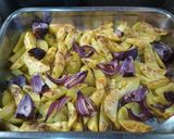 Ropogós csirkecomb fűszeres krumplival, almaszósszal recept fázis 3 fotója